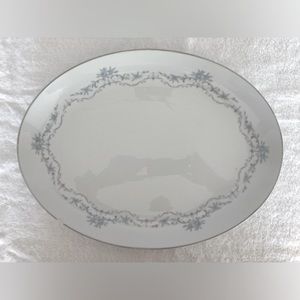 Mikasa Chadsworth White Bone China 16" Oval Serving Platter